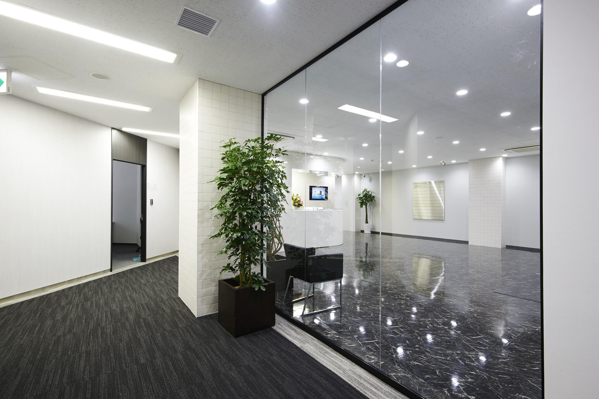 レンタルオフィスCROSSCOOP新宿の3人用個室